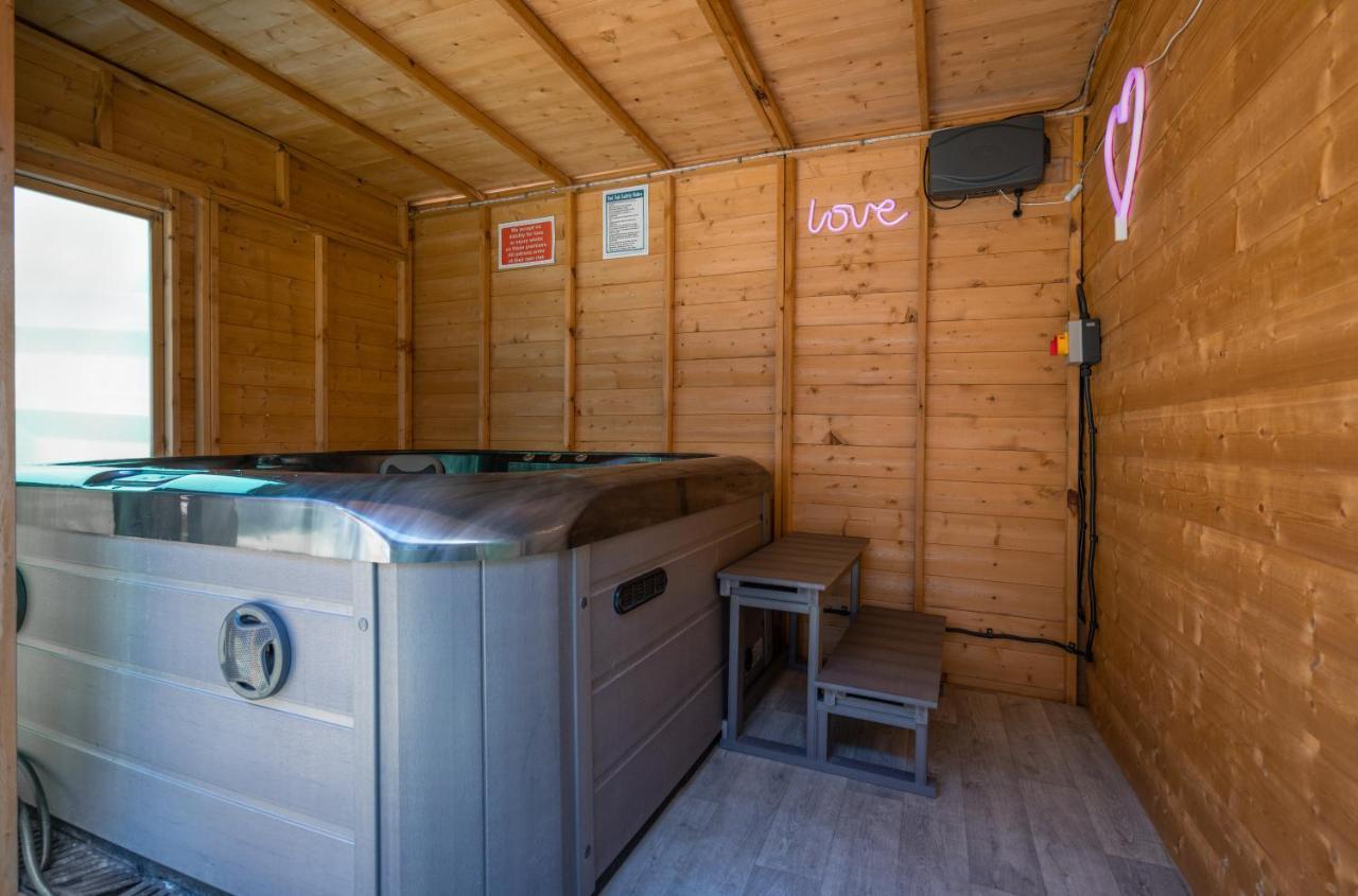 Peacehaven Perfect Couple Retreat To Unwind&Relax With Hottub 아파트 외부 사진